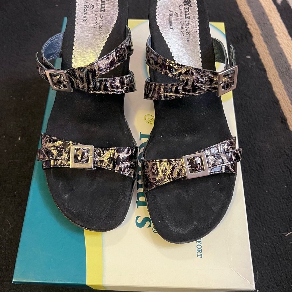 Like new. Worn once. Romus. Helle comfort Slip on heel.